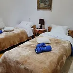 Pensión Xhumba 4*