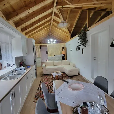 Casa de hóspedes Xhumba 4*